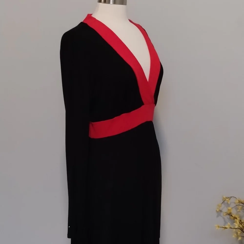 New York & Company Retro Mod Colorblock Dress L Long Sleeve Black Red Empire